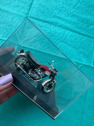 Maqueta Moto Triumph T120 Bonneville 1967
