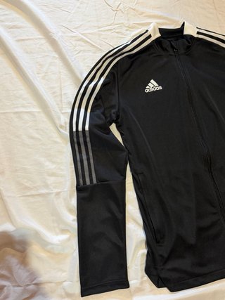 Chaqueta Adidas Aeroready Negra y Blanca