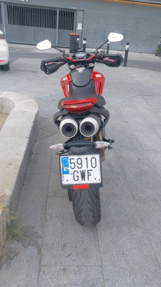 Ducati Hypermotard 796