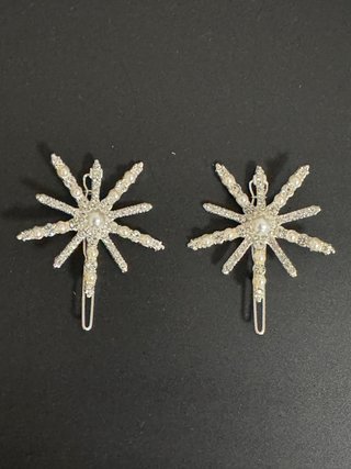 Horquilla Estrella Plateada con Perlas