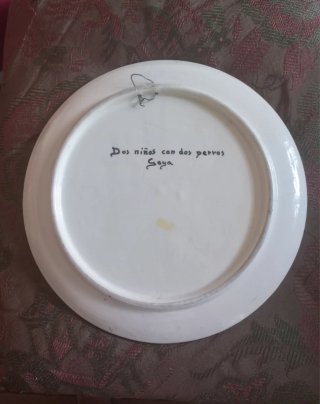 Plato grande de Cerámica: Dos niños con dos Perros