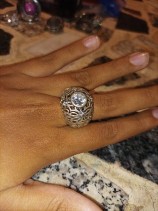 Anillo de compromiso con circonita