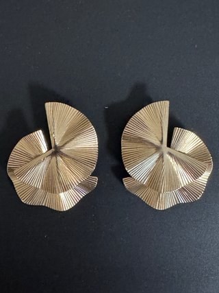 Pendientes abanico dorados