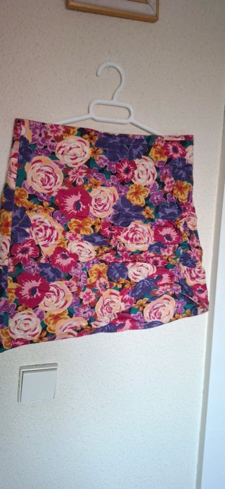 Conjunto floral crop top y falda