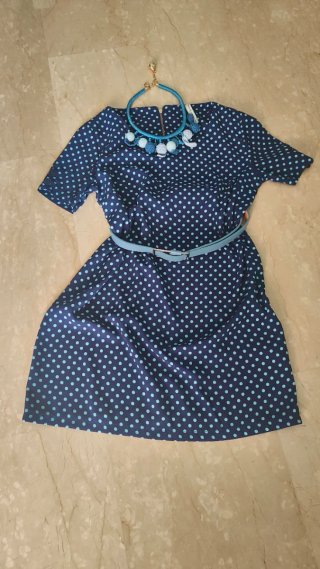 Abito corto a pois blu