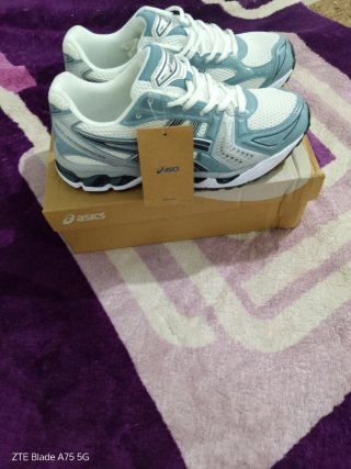 ASICS GEL Kayano 14 Blancas y Azul Claro