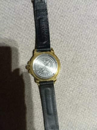 Reloj Vostok Automático Dorado Negro