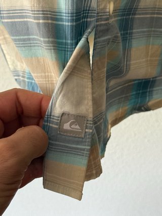 Camisa Quiksilver cuadros beige y azul