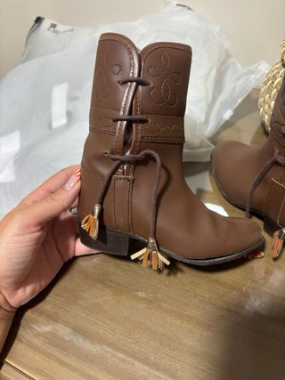Botas de niño marrones