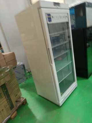 Frigorífico GRE6600G con puerta de cristal