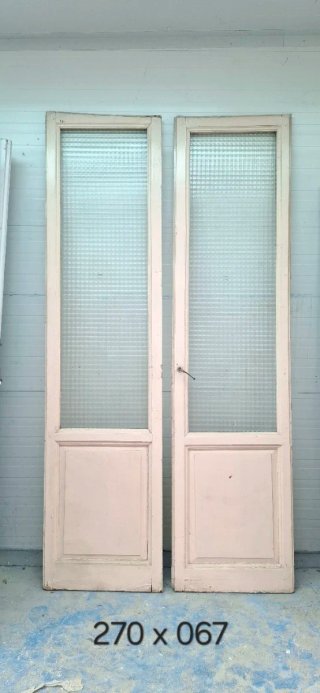 Puertas madera antiguas con cristal