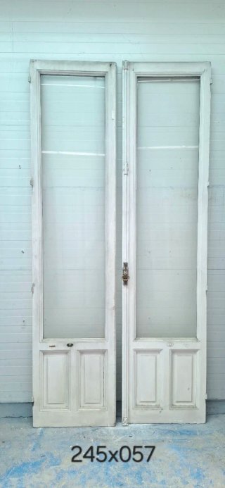 Puerta doble madera antigua con cristal