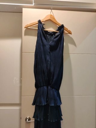 Vestido azul marino volantes corto