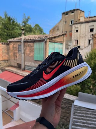 Nike Vomero 18 Talla 47