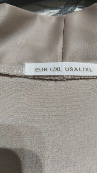 Chaqueta moderna beige talla L