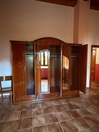 Armario vintage madera con espejos