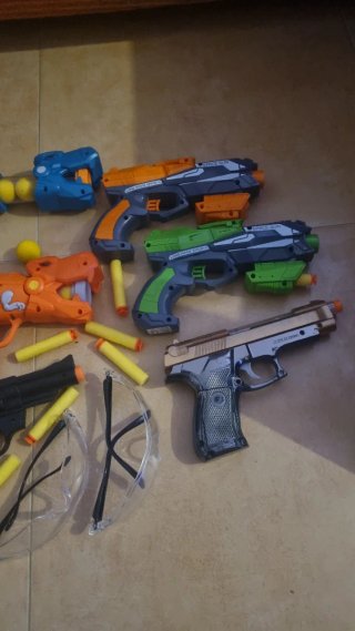 Lote de pistolas de juguete