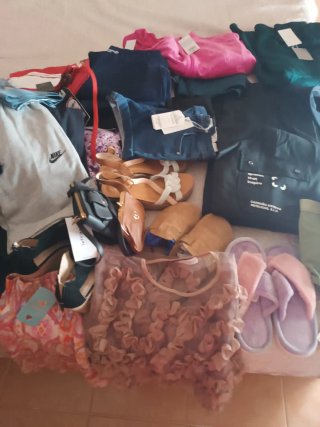 Ropa varias piezas casi todas con etiquetas son 30