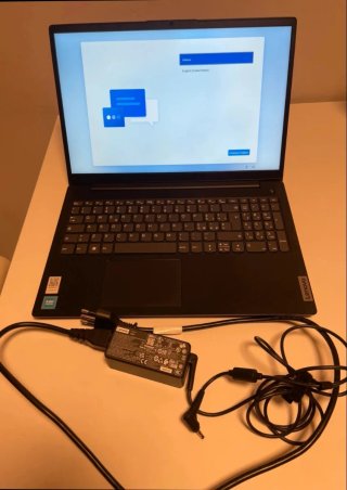 Laptop Lenovo V15