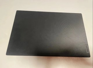 Laptop Lenovo V15