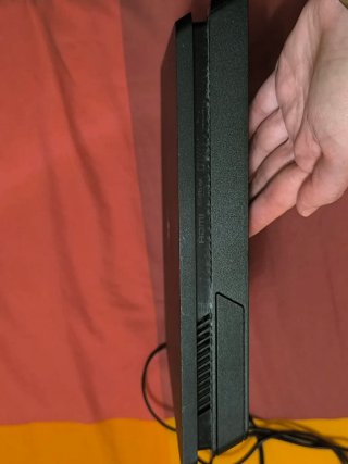 PlayStation 4 Negra (sin mandos) ni caja original