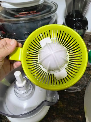 Exprimidor Ufesa Activa -600ml-sin estrenar