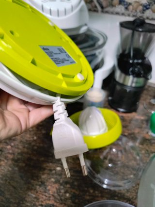 Exprimidor Ufesa Activa -600ml-sin estrenar