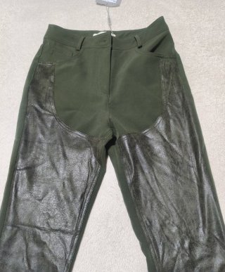 Pantalón verde caqui detalles piel Mind Matter