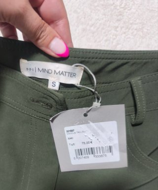 Pantalón verde caqui detalles piel Mind Matter