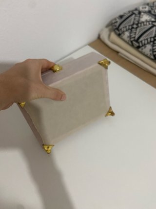 Joyero y expositor de pulseras rosa