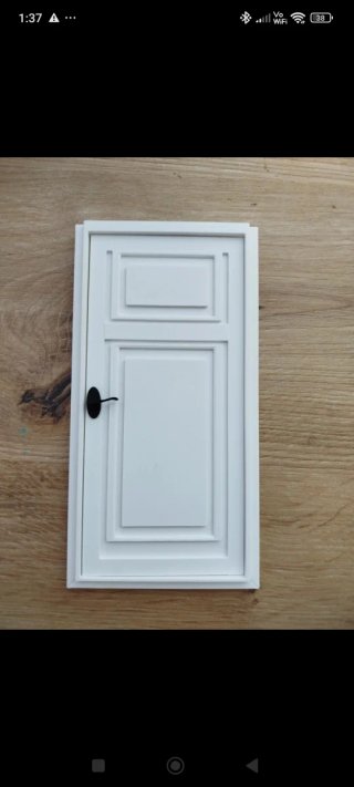 Puerta miniatura blanca
