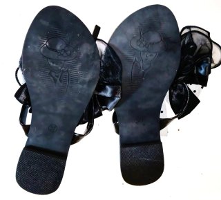 Chanclas atractivas de calidad, nuevas, N.37.