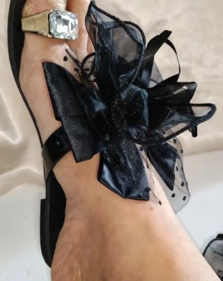 Chanclas atractivas de calidad, nuevas, N.37.
