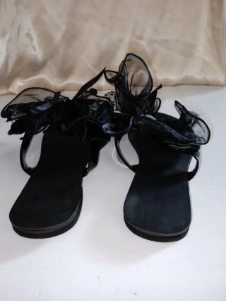 Chanclas atractivas de calidad, nuevas, N.37.