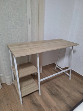 Escritorio madera y metal casi nuevo