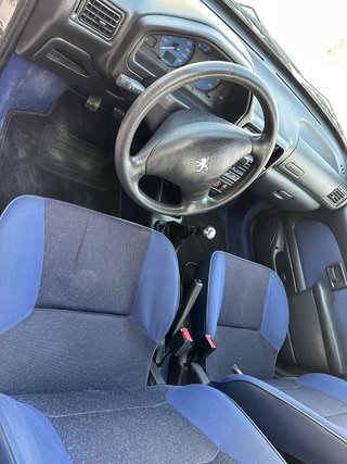 Peugeot 106
