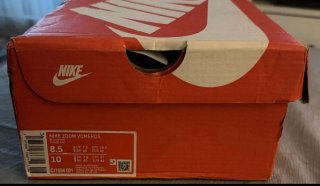 Zapatillas Nike Vomero 5 Negras y Blancas