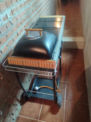 Barbacoa Piedra Volcánica Metal