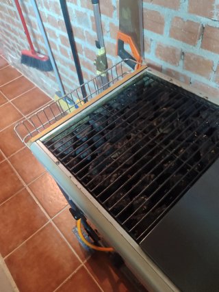 Barbacoa Piedra Volcánica Metal