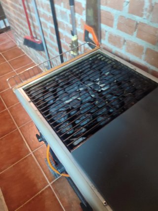 Barbacoa Piedra Volcánica Metal