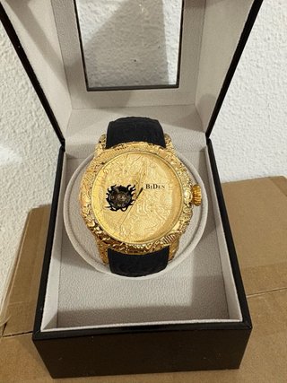 Reloj Biden Dorado y Negro