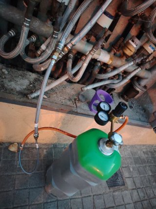 servicios de fontanería y electricidad