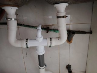 servicios de fontanería y electricidad