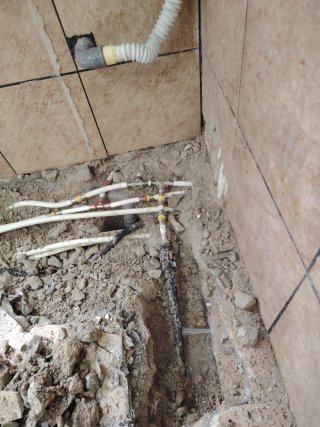 servicios de fontanería y electricidad