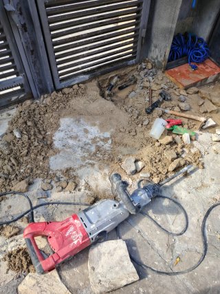 servicios de fontanería y electricidad