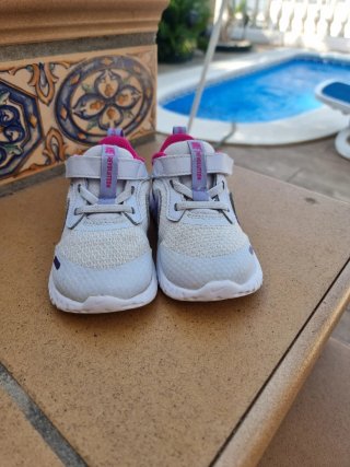 Zapatillas Nike niña Talla 25 Velcro