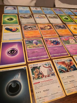 Cartas Pokémon Variadas