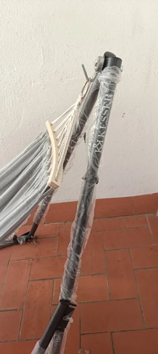 Hamaca de tela y metal