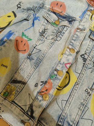 Chaqueta vaquera Desigual con estampado