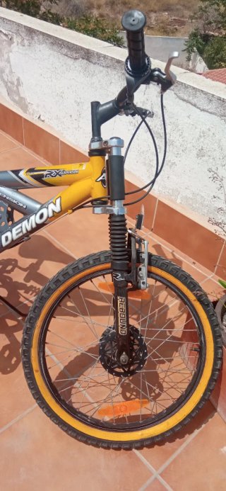 Bicicleta de montaña Demon Dual Suspension